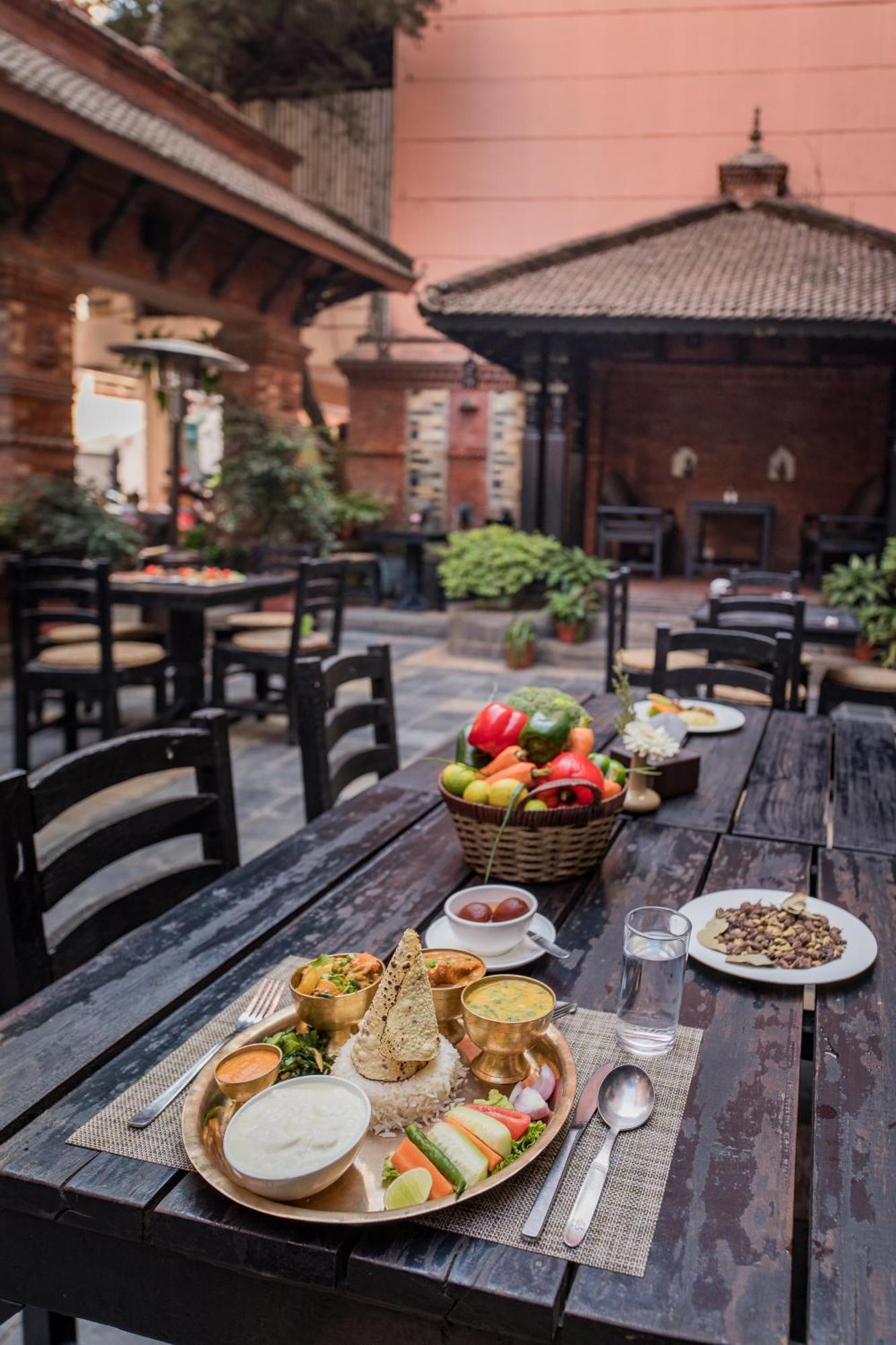 Hotel Marshyangdi Катманду Экстерьер фото