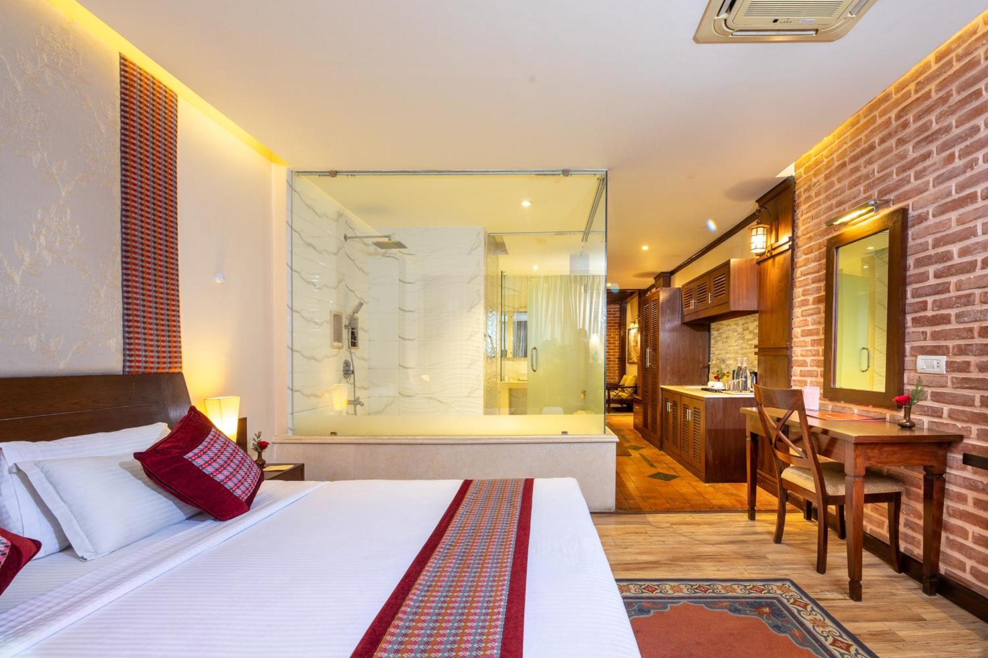 Hotel Marshyangdi Катманду Экстерьер фото