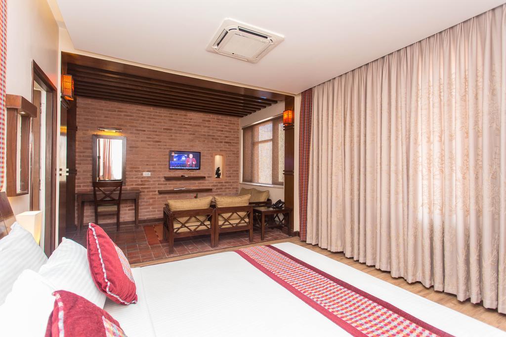 Hotel Marshyangdi Катманду Экстерьер фото