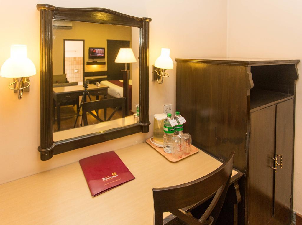 Hotel Marshyangdi Катманду Экстерьер фото